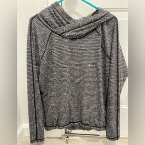 Lululemon Healthy Heart Pullover Top Womens Size 8 Coco Pique Black Long Sleeve